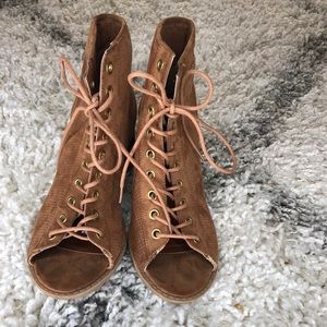 Super cute sandal/booties